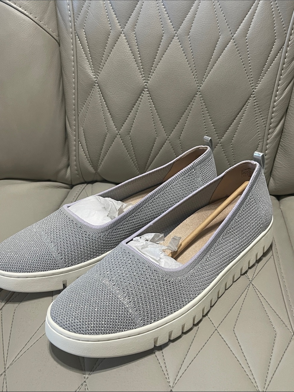 Vionic Women’s Slip-On Knit Flat — Light Gray with lilac - Picture 7 of 11